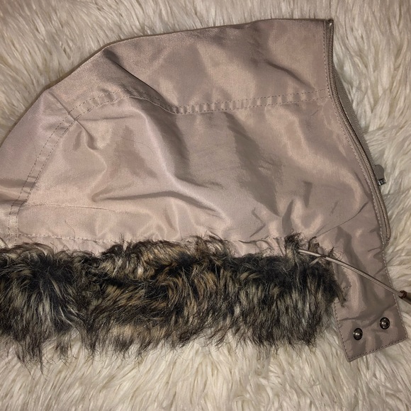 Kenneth Cole Jacket w/ Detachable Faux-Fur Hood - Picture 8 of 8